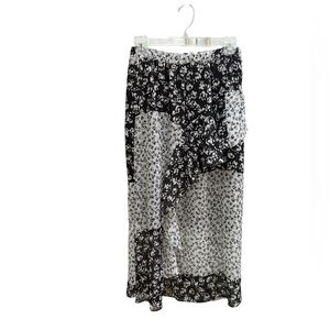 Joie, size small skirt. Ruffle in front. Used, good condition.
